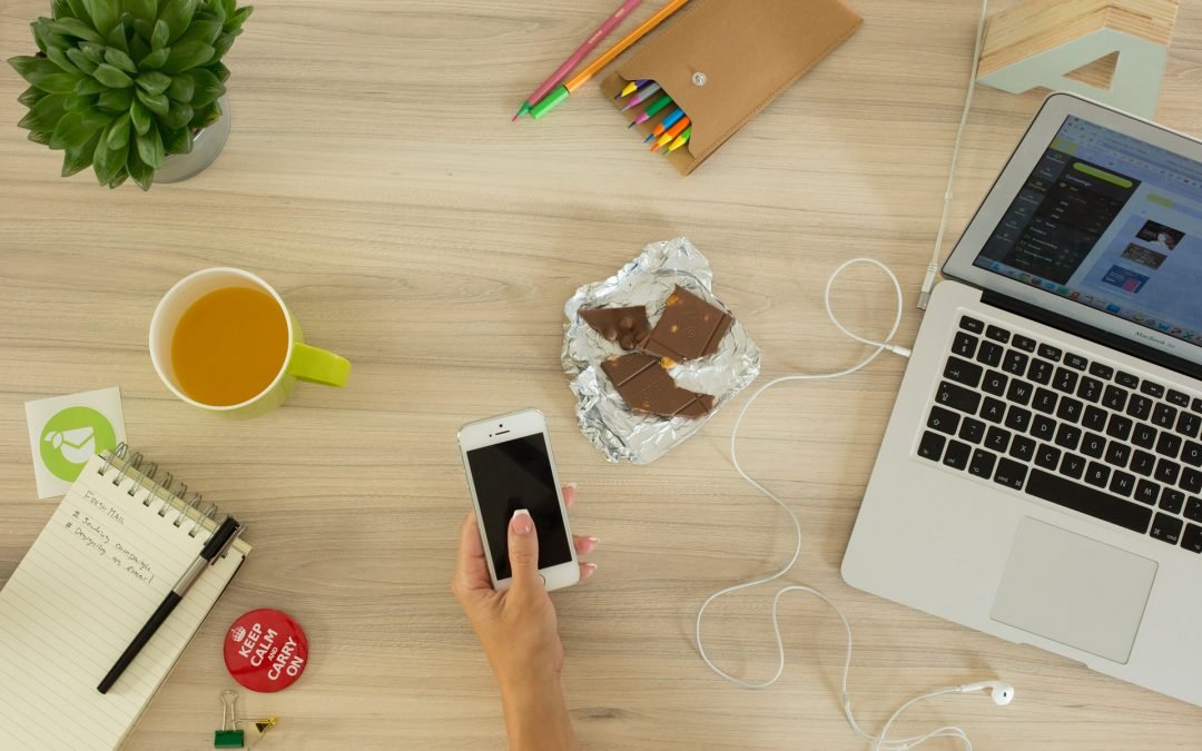 12 Office Snacks That Boost Productivity