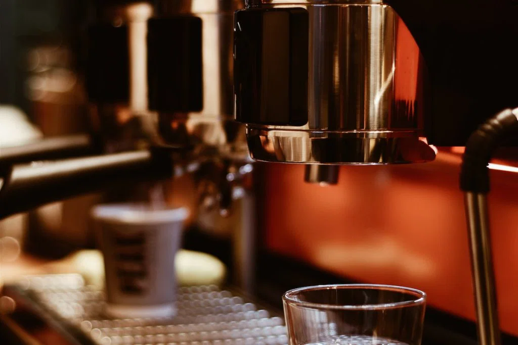 pexels-gül-işık-2128018 - Coffee Man Cold Beverage Selection for Office Refreshments